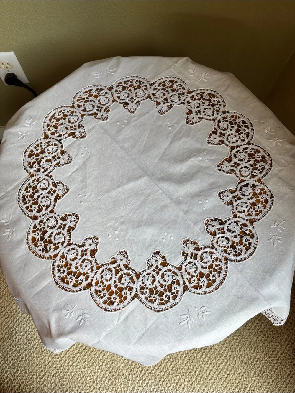 Vintage White Embroidered Lace Tablecloth - Elegant Home Dining Linen